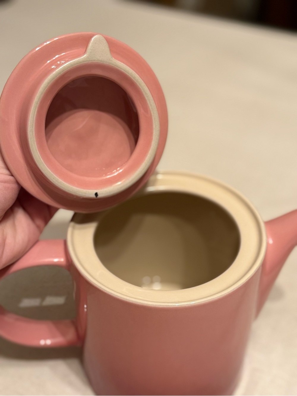 Le Creuset 1.3L Grand Teapot, Rose Quartz - Picture 5 of 6